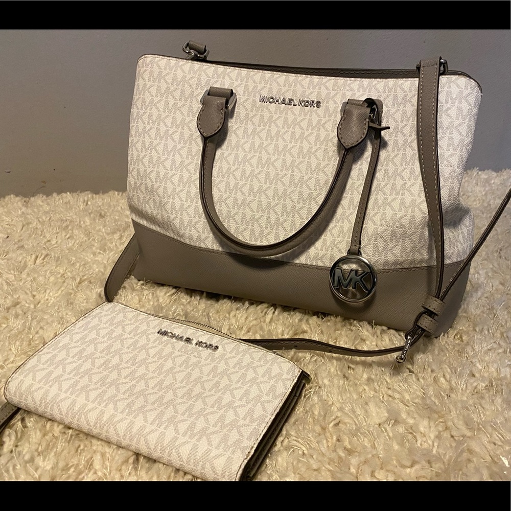 Michael Kors Savannah Tote Set